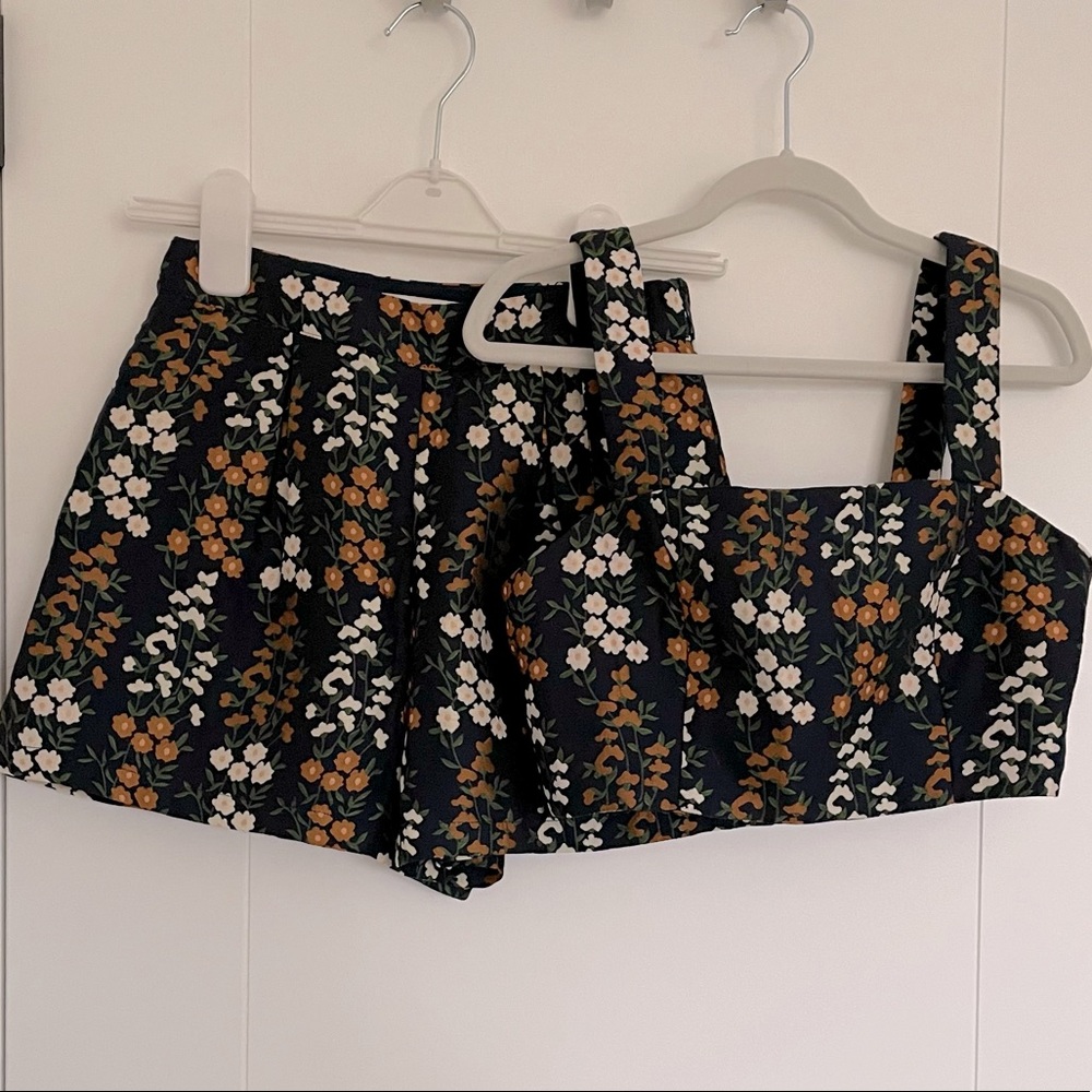 Farrow, coordinated floral set